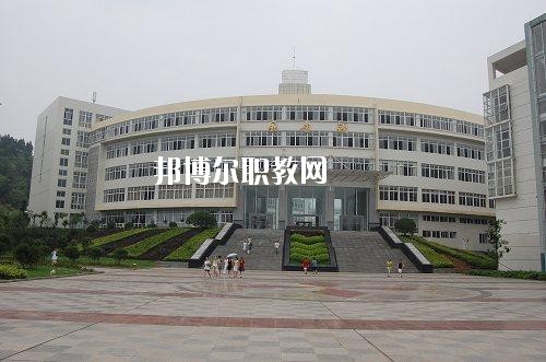 四川建筑技工學(xué)校2020年報名條件、招生要求、招生對象