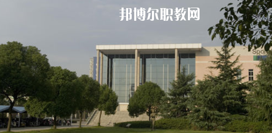 崇左八桂城市中等職業(yè)技術(shù)學(xué)校2020年報(bào)名條件、招生要求、招生對(duì)象