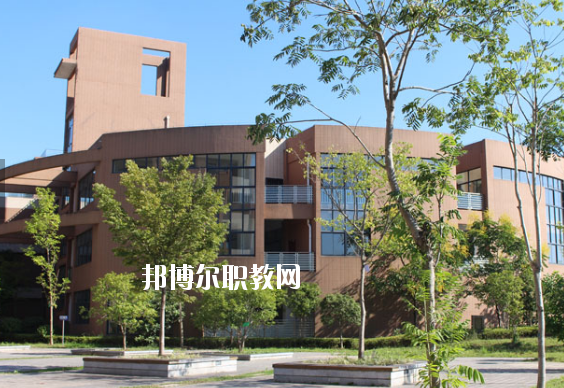 黃山東華技工學(xué)校2020年報名條件、招生要求、招生對象