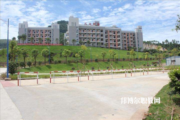 延津無線電技術(shù)學(xué)校2021年報(bào)名條件、招生要求、招生對(duì)象