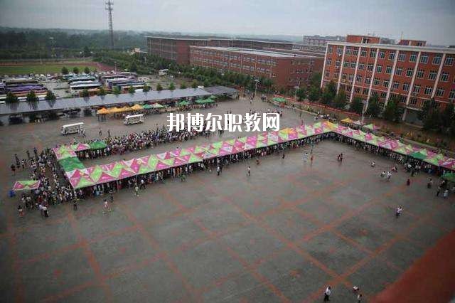 鄭州市實驗中等專業(yè)學校2021年招生辦聯系電話