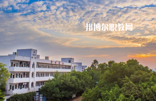 廣州市南沙區(qū)嶺東職業(yè)技術學校2020年報名條件、招生要求、招生對象