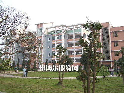 內(nèi)江市第一職業(yè)中學地址在哪里