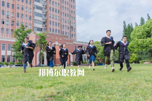 深圳市新鵬職業(yè)高級中學(xué)020年報(bào)名條件、招生要求、招生對象