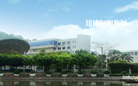 深圳市新鵬職業(yè)高級中學怎么樣、好不好