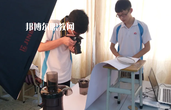佛山順德區(qū)胡錦超職業(yè)技術(shù)學(xué)校2020年報名條件、招生要求、招生對象