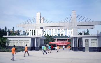 新縣千斤職業(yè)高級(jí)中學(xué)2021年報(bào)名條件、招生要求、招生對(duì)象
