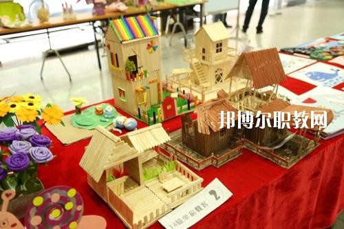 四川2020年女生讀幼師學校好不好