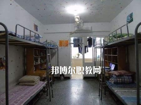 內(nèi)鄉(xiāng)縣職業(yè)中等專(zhuān)業(yè)學(xué)校2021年宿舍條件