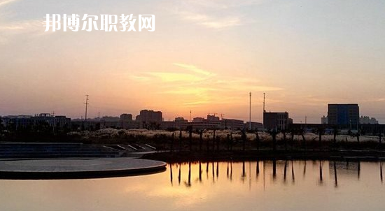 銅陵市理工學(xué)校2021年報名條件、招生要求、招生對象 