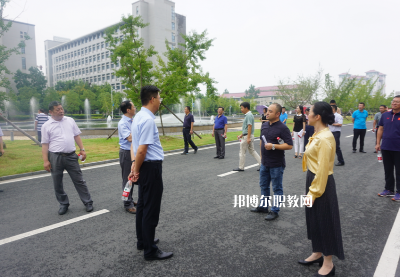 連云港中醫(yī)藥高等職業(yè)技術(shù)學(xué)校2021年招生辦聯(lián)系電話(huà)