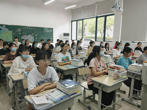 蘇州旅游與財(cái)經(jīng)高等職業(yè)技術(shù)學(xué)校2021年學(xué)費(fèi)、收費(fèi)多少