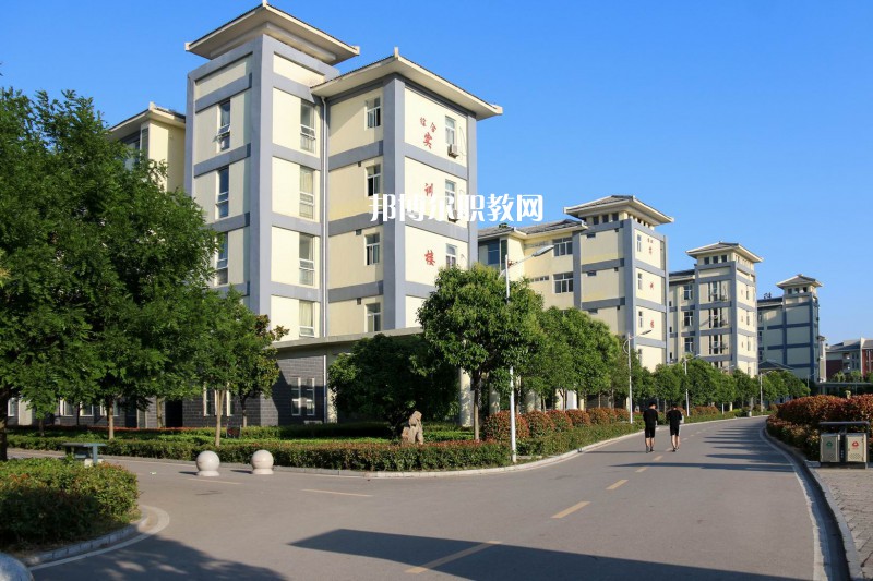 安徽亳州技師學(xué)院2021年報(bào)名條件、招生要求、招生對(duì)象