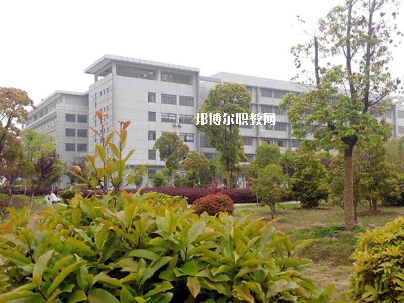 合肥工業(yè)大學(xué)技師學(xué)院2021年招生辦聯(lián)系電話(huà)