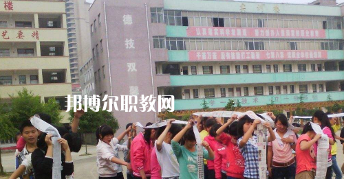 甕安鴻翔中等職業(yè)技術(shù)學(xué)校怎么樣、好不好