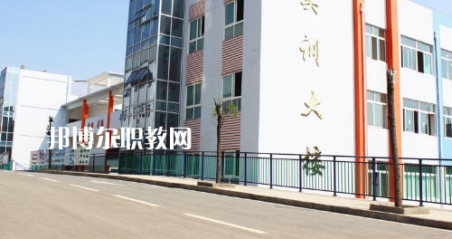 畢節(jié)同心農(nóng)工中等職業(yè)技術學校2021年報名條件、招生要求、招生對象