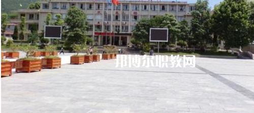 遵義計(jì)算機(jī)學(xué)校2021年報(bào)名條件、招生要求、招生對(duì)象