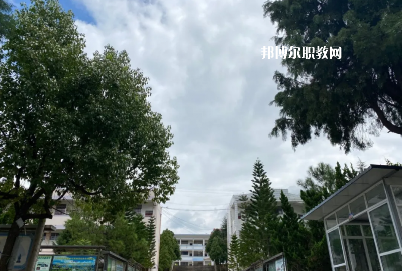 永平縣職業(yè)高級(jí)中學(xué)2021年報(bào)名條件、招生要求、招生對(duì)象