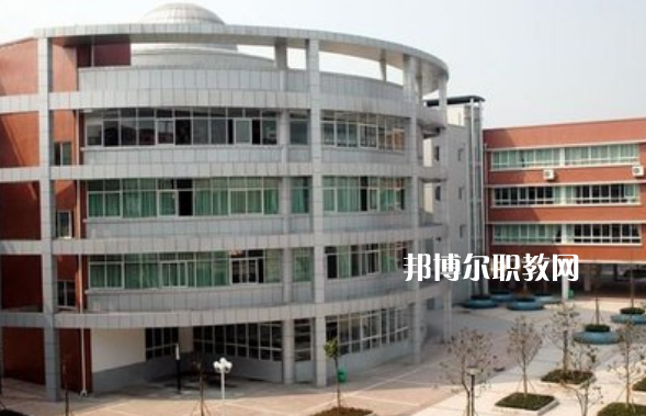 重慶2021年中專和?？朴惺裁磪^(qū)別