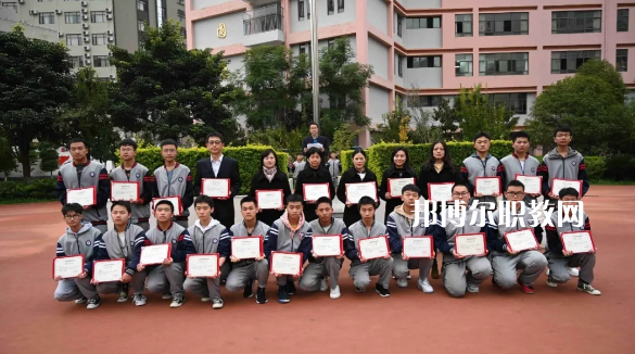 昆明盤龍職業(yè)高級中學(xué)2021年學(xué)費(fèi)、收費(fèi)多少