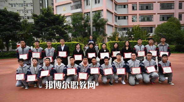 昆明盤龍職業(yè)高級中學怎么樣、好不好