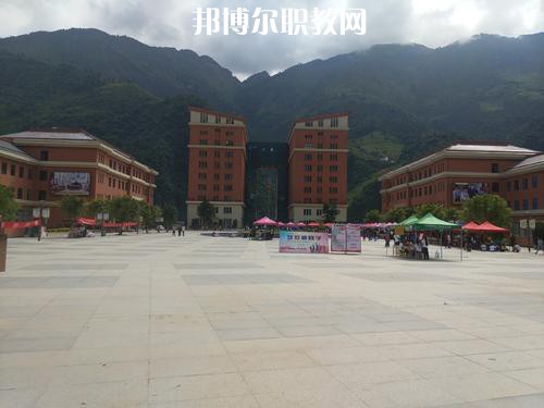 怒江州民族中等專業(yè)學(xué)校2021年報(bào)名條件、招生要求、招生對(duì)象