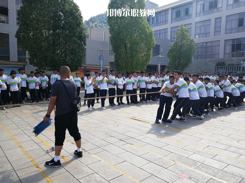 臨滄財貿(mào)學(xué)校2021年報名條件、招生要求、招生對象