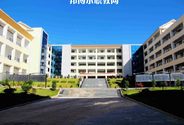 芒市職業(yè)教育中心2021年學(xué)費、收費多少