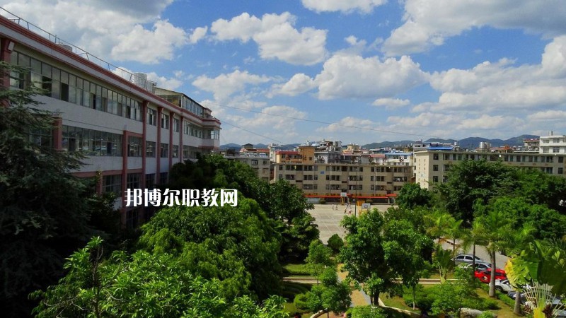 思茅衛(wèi)生學(xué)校2021年報(bào)名條件、招生要求、招生對(duì)象