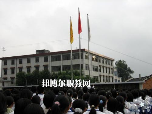 云南臨滄衛(wèi)生學(xué)校2021年報(bào)名條件、招生要求、招生對(duì)象
