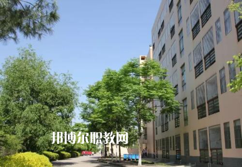 云南曲靖應(yīng)用技術(shù)學(xué)校2021年學(xué)費(fèi)、收費(fèi)多少