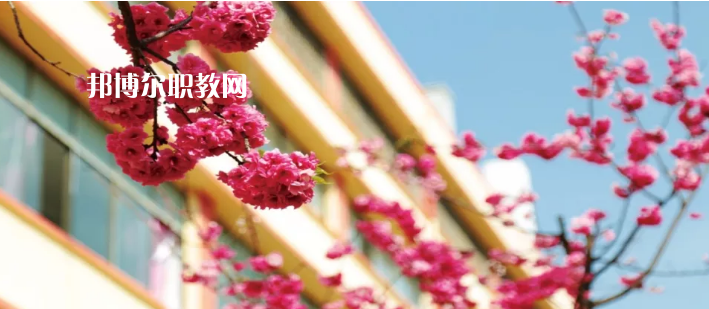 云南昆明工業(yè)學(xué)校2021年報(bào)名條件、招生要求、招生對(duì)象