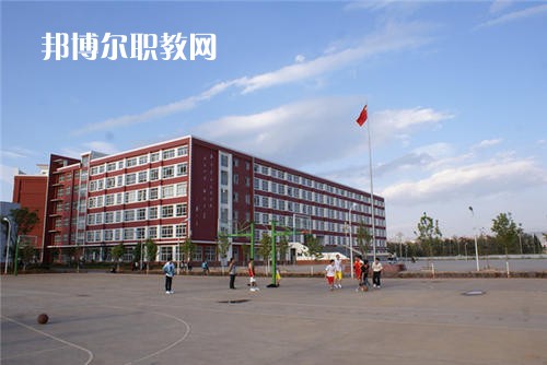 曲靖地區(qū)技工學校2021年招生辦聯系電話