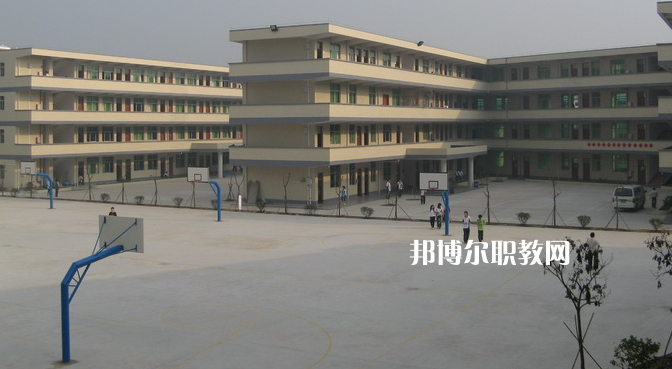 廣東領(lǐng)才技工學(xué)校2022年報(bào)名條件、招生要求、招生對(duì)象