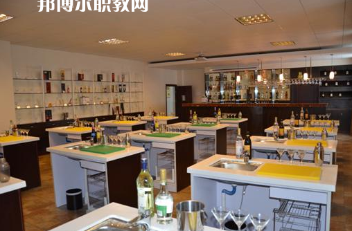 貴州旅游學(xué)校2022年學(xué)費(fèi)、收費(fèi)多少