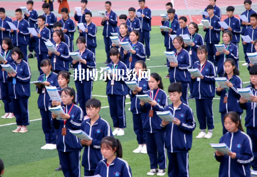 崇信縣職業(yè)教育中心2022年報名條件、招生要求、招生對象 