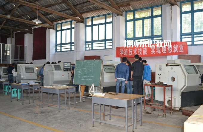 貴州鐵路技術(shù)學(xué)校2022年報(bào)名條件、招生要求、招生對(duì)象