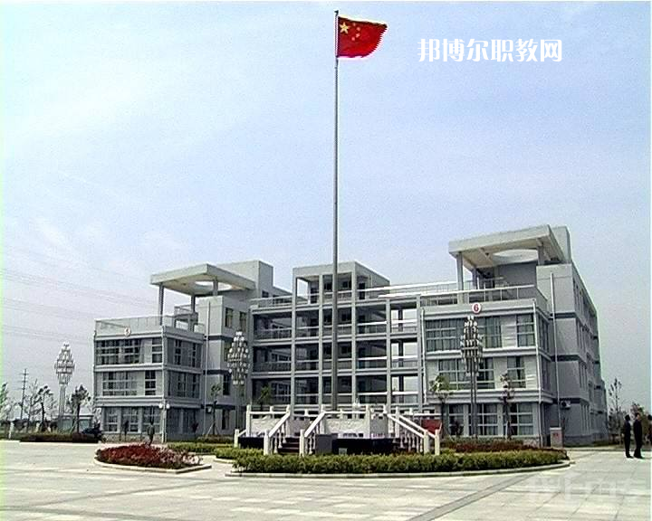 江蘇興化中等專業(yè)學校2022年報名條件、招生要求、招生對象