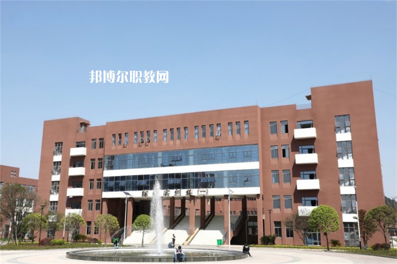 重慶藥劑學(xué)校2022年報名條件、招生要求、招生對象 