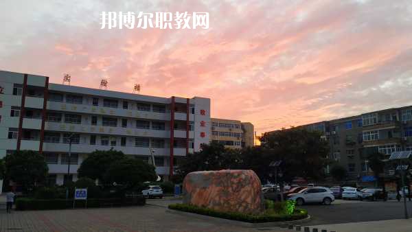 重慶巫山師范學(xué)校2022年報名條件、招生要求、招生對象 