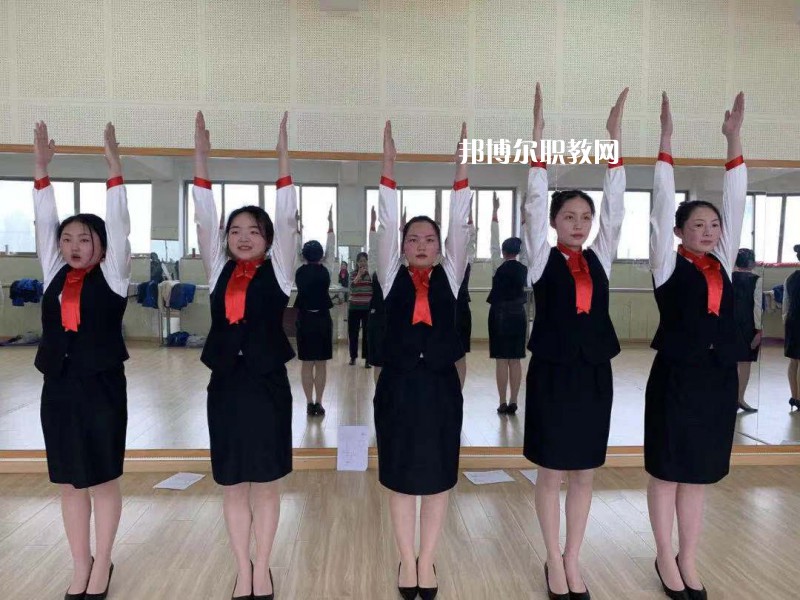 江陰商業(yè)中等專(zhuān)業(yè)學(xué)校2022年招生辦聯(lián)系電話