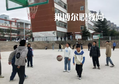 清鎮(zhèn)中等職業(yè)技術(shù)學(xué)校2022年學(xué)費(fèi)、收費(fèi)多少