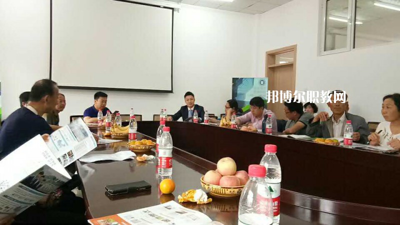 秦皇島渤?？萍贾械葘I(yè)學(xué)校2022年招生辦聯(lián)系電話