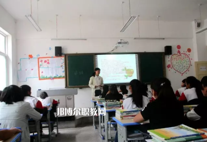 舟曲縣職業(yè)中學2022年學費、收費多少