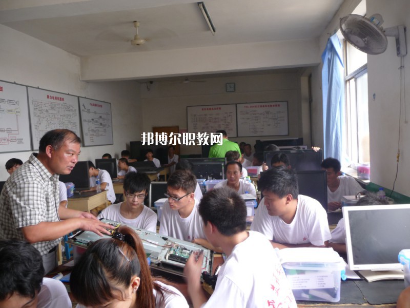 蘭州電子工業(yè)學(xué)校2022年學(xué)費、收費多少