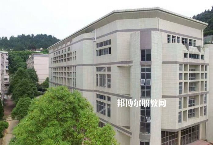 貴陽精工科技學校2022年學費、收費多少