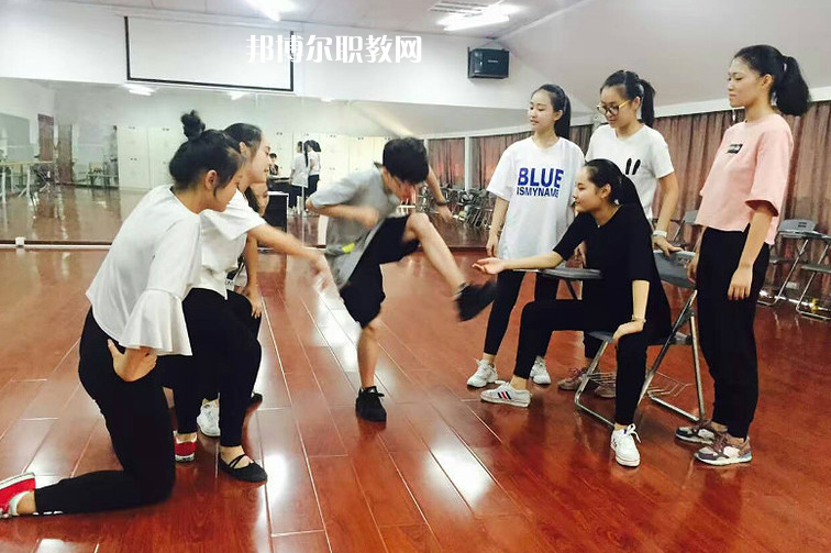 石家莊華韻藝術(shù)中專學(xué)校2022年報(bào)名條件、招生要求、招生對(duì)象