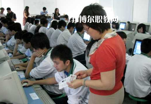 汕頭澄海職業(yè)技術學校2022年報名條件、招生要求、招生對象