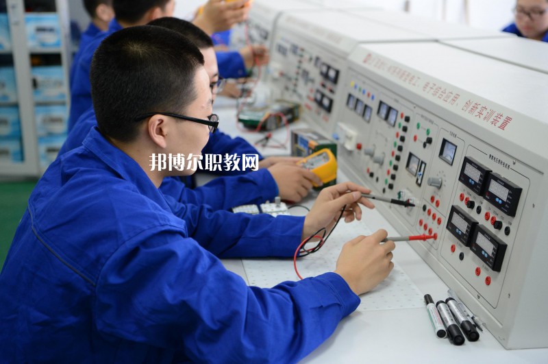 唐山建筑工程學(xué)校2022年報名條件、招生要求、招生對象