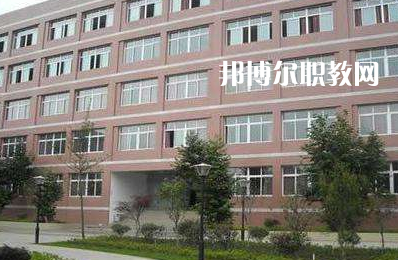 六盤水現(xiàn)代職業(yè)技術(shù)學(xué)校2022年報名條件、招生要求、招生對象